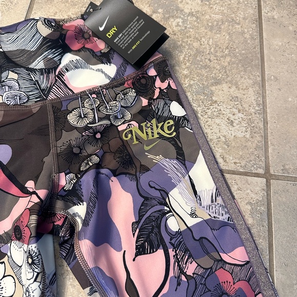 Women’s Nike XXS BOLD Floral Epic Fast Mid Rise Tight Fit 7/8 length - Picture 2 of 5